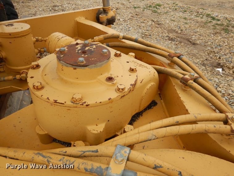 image for item DH8933 1998 Caterpillar 120H  motor grader