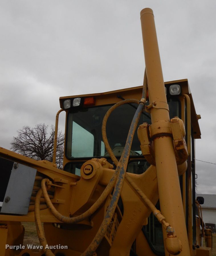 image for item DH8933 1998 Caterpillar 120H  motor grader