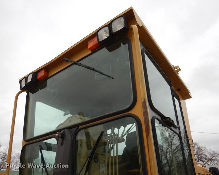 image for item DH8933 1998 Caterpillar 120H  motor grader