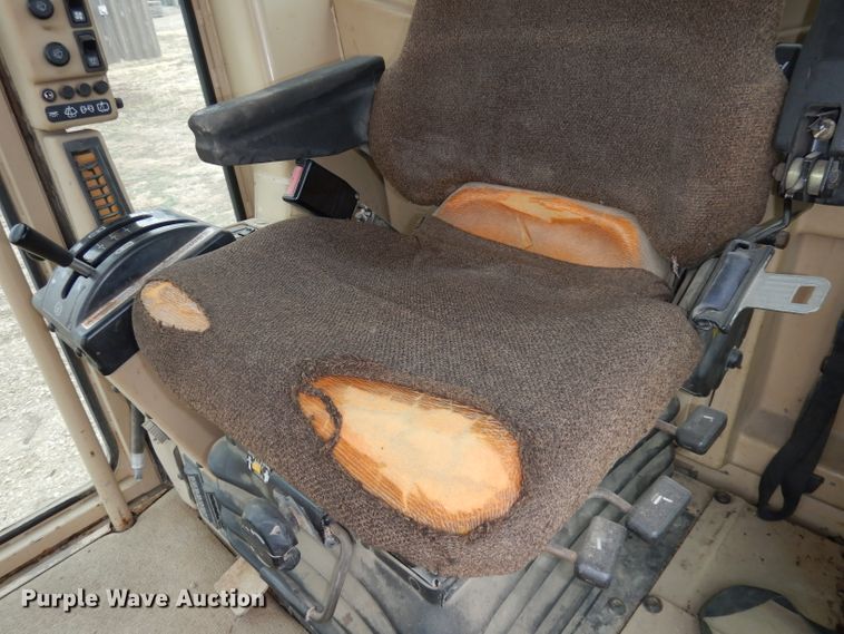 image for item DH8933 1998 Caterpillar 120H  motor grader