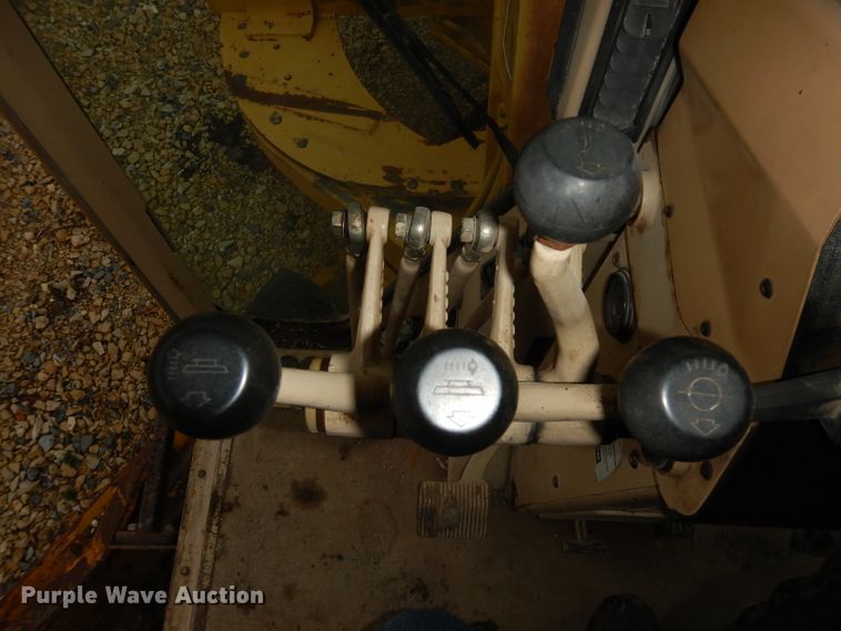 image for item DH8933 1998 Caterpillar 120H  motor grader