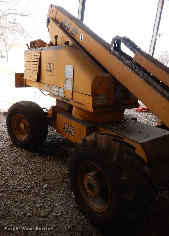 image for item DH8980 JLG 27FN  boom lift