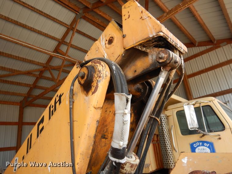 image for item DH8980 JLG 27FN  boom lift