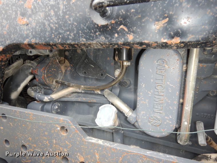 image for item DH8983 2001 New Holland TV140  bi-directional tractor