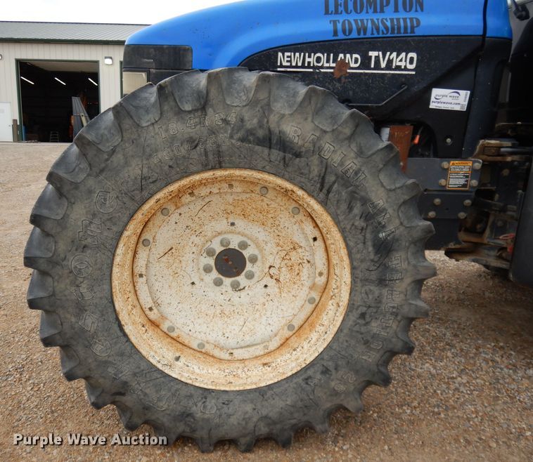 image for item DH8983 2001 New Holland TV140  bi-directional tractor