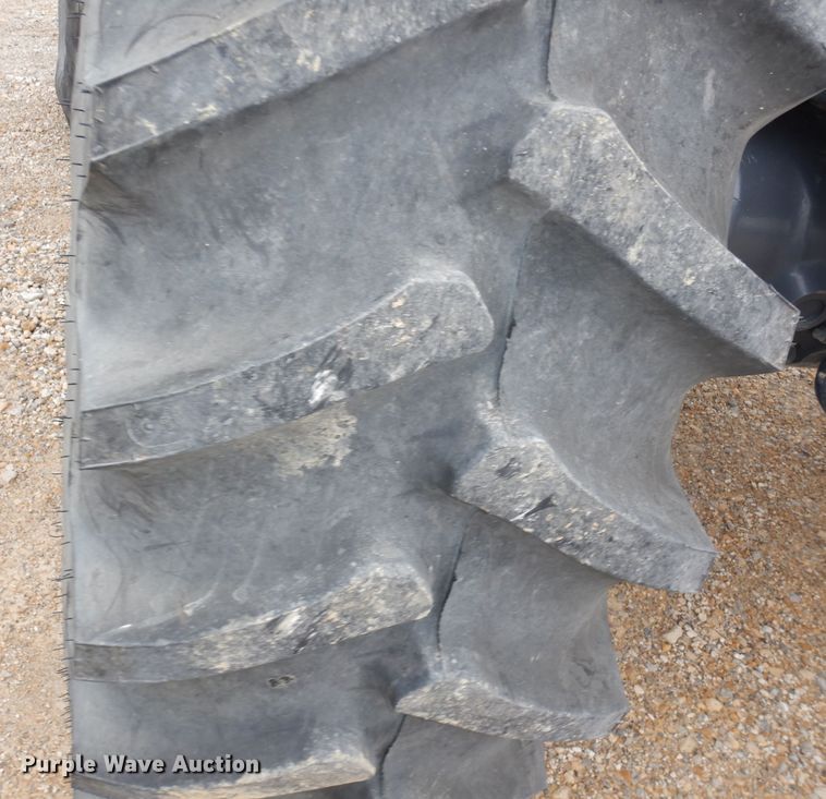 image for item DH8983 2001 New Holland TV140  bi-directional tractor