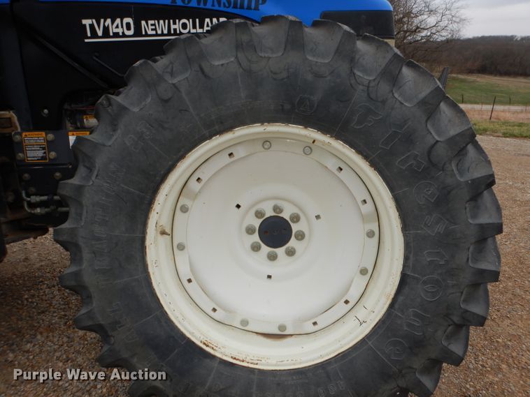 image for item DH8983 2001 New Holland TV140  bi-directional tractor