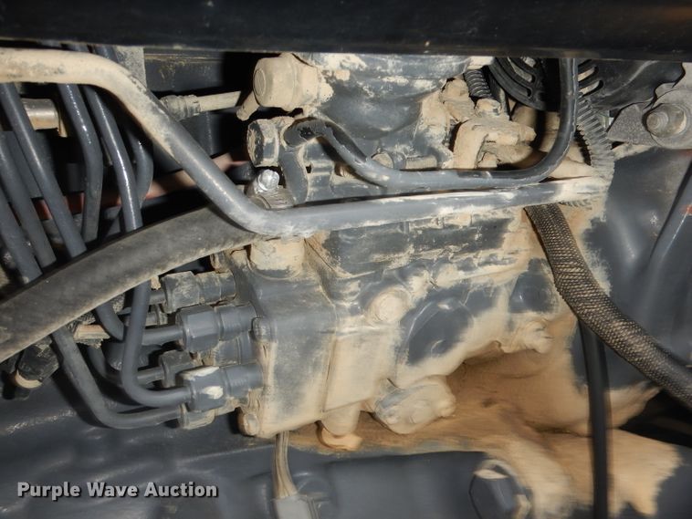 image for item DH8983 2001 New Holland TV140  bi-directional tractor