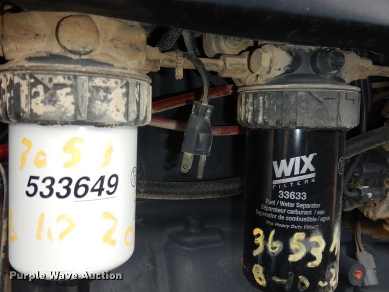 image for item DH8983 2001 New Holland TV140  bi-directional tractor