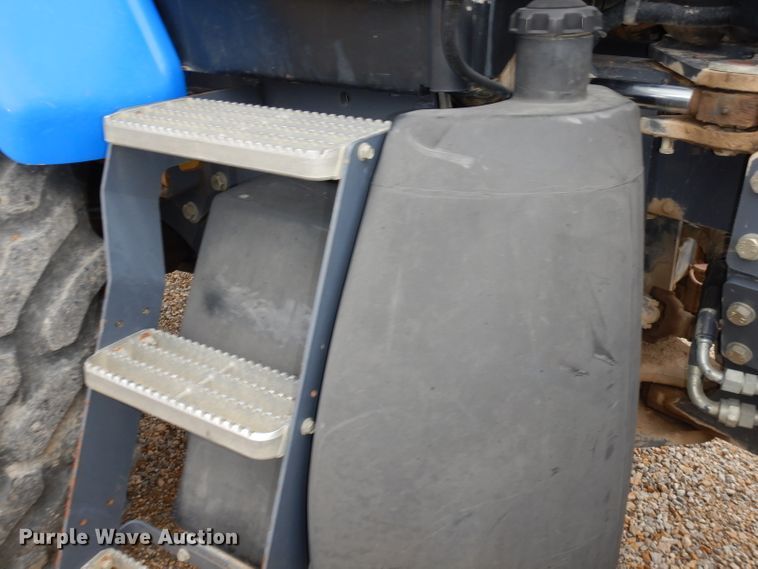 image for item DH8983 2001 New Holland TV140  bi-directional tractor