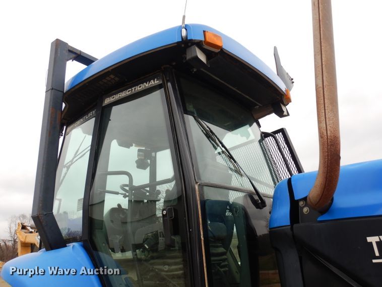 image for item DH8983 2001 New Holland TV140  bi-directional tractor