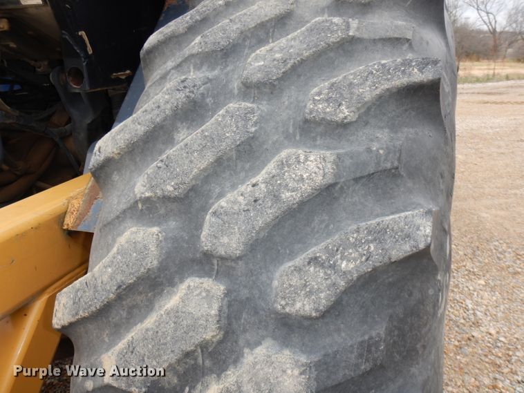 image for item DH8983 2001 New Holland TV140  bi-directional tractor