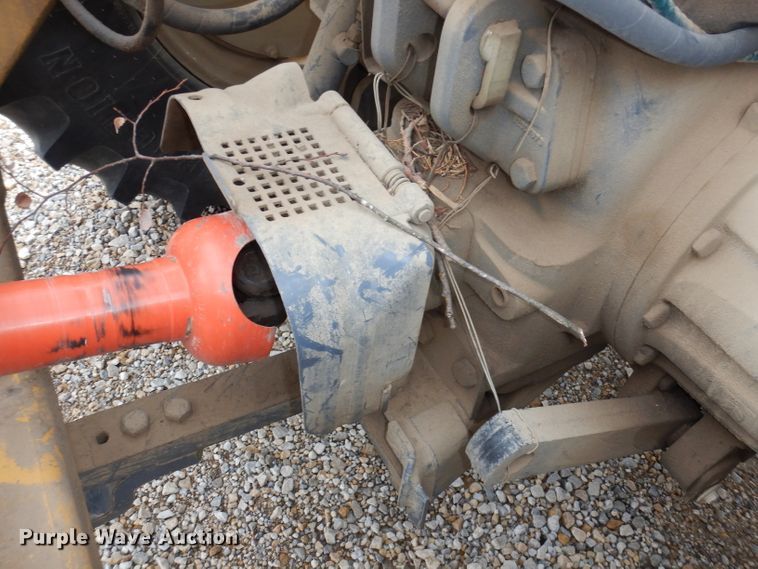 image for item DH8983 2001 New Holland TV140  bi-directional tractor