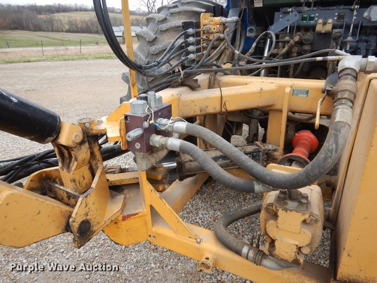 image for item DH8983 2001 New Holland TV140  bi-directional tractor