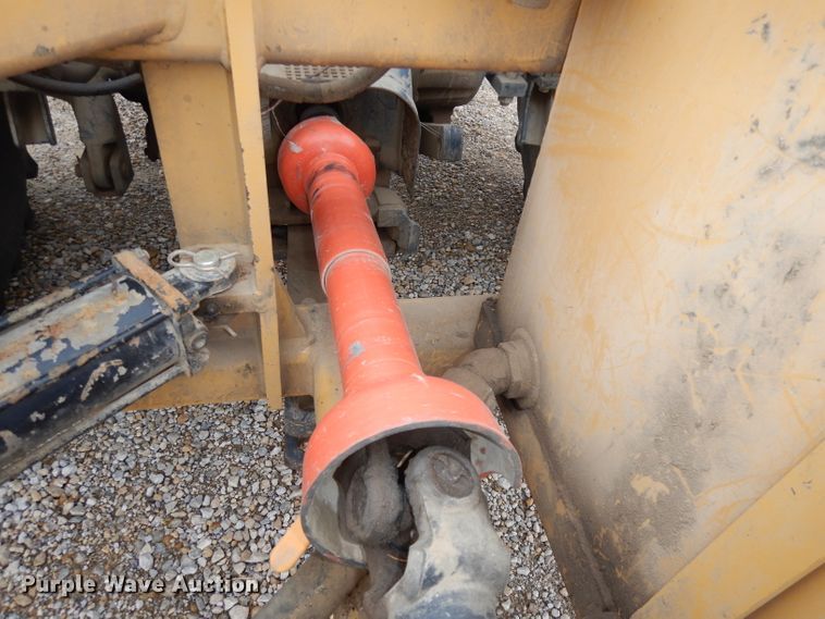 image for item DH8983 2001 New Holland TV140  bi-directional tractor