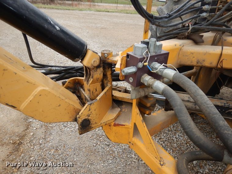 image for item DH8983 2001 New Holland TV140  bi-directional tractor