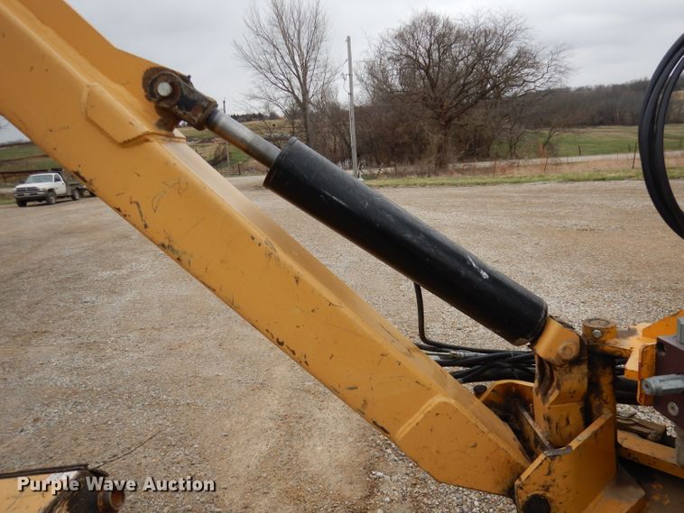 image for item DH8983 2001 New Holland TV140  bi-directional tractor