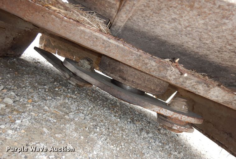 image for item DH8983 2001 New Holland TV140  bi-directional tractor