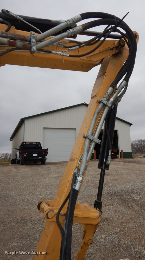 image for item DH8983 2001 New Holland TV140  bi-directional tractor