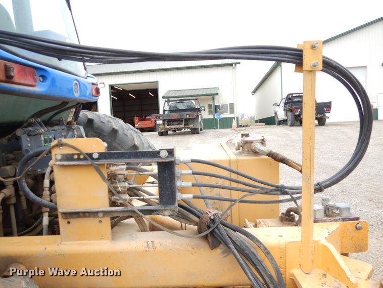 image for item DH8983 2001 New Holland TV140  bi-directional tractor