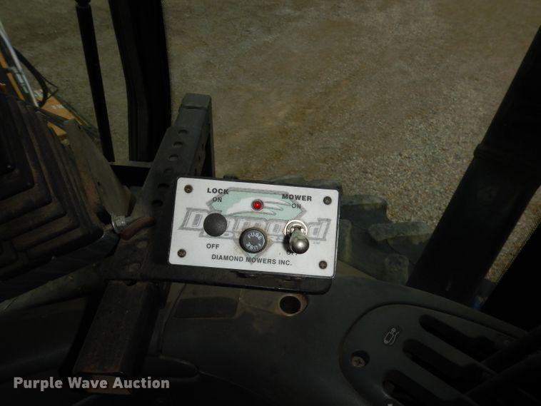 image for item DH8983 2001 New Holland TV140  bi-directional tractor