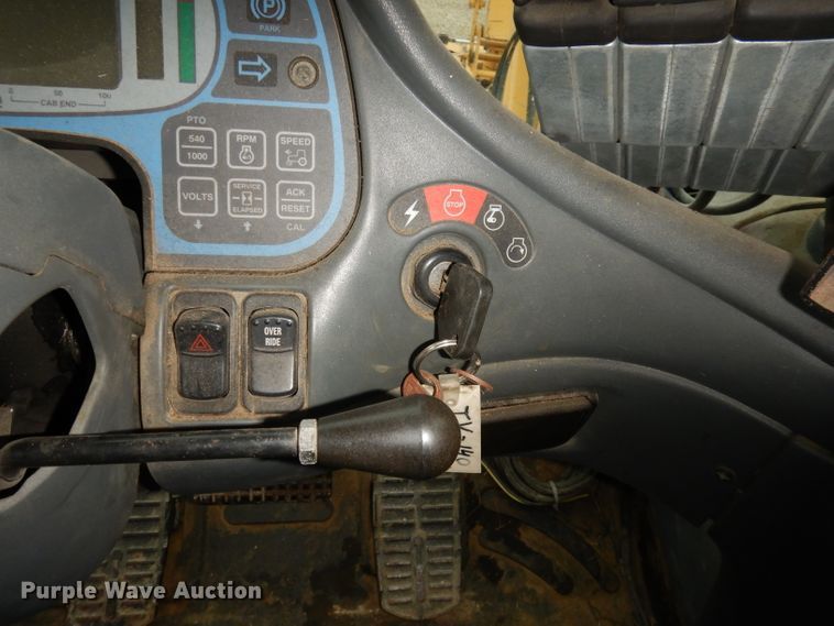 image for item DH8983 2001 New Holland TV140  bi-directional tractor