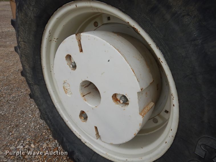 image for item DH8983 2001 New Holland TV140  bi-directional tractor