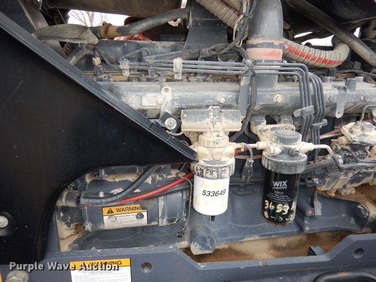 image for item DH8983 2001 New Holland TV140  bi-directional tractor