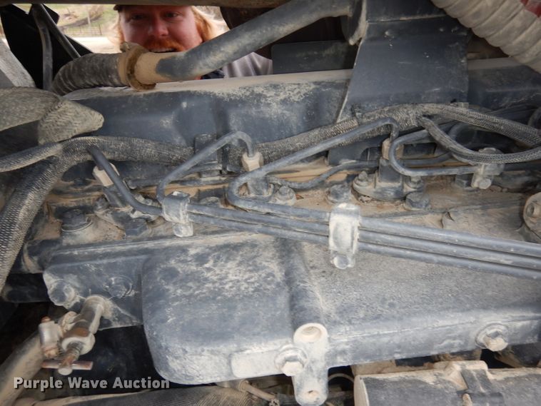 image for item DH8983 2001 New Holland TV140  bi-directional tractor