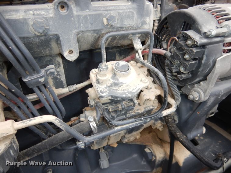 image for item DH8983 2001 New Holland TV140  bi-directional tractor