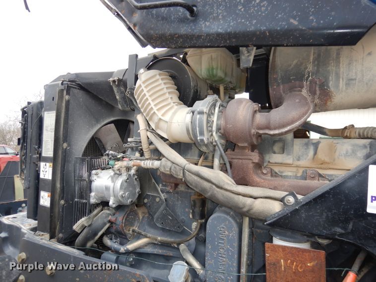 image for item DH8983 2001 New Holland TV140  bi-directional tractor