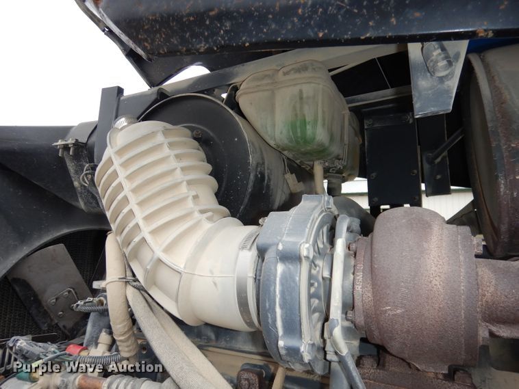 image for item DH8983 2001 New Holland TV140  bi-directional tractor