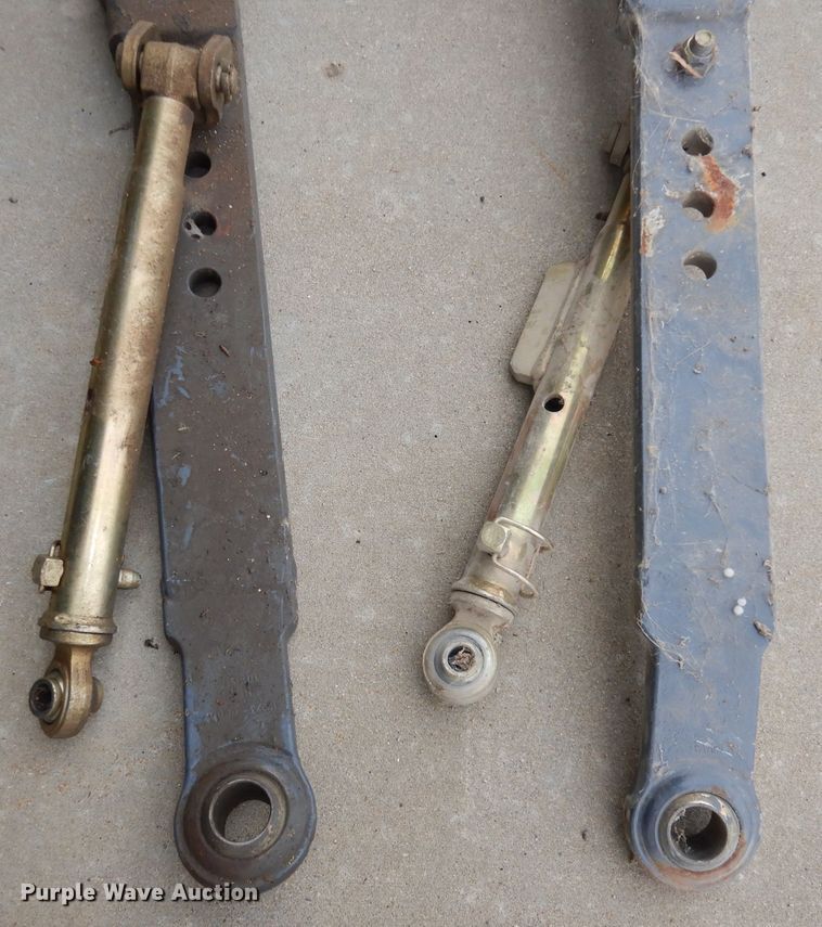 image for item DH8983 2001 New Holland TV140  bi-directional tractor