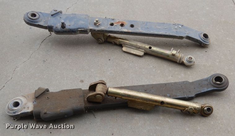 image for item DH8983 2001 New Holland TV140  bi-directional tractor