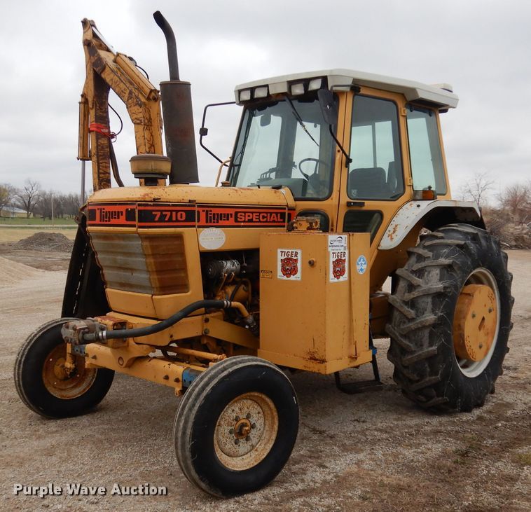 image for item DH8987 Tiger 7710  tractor