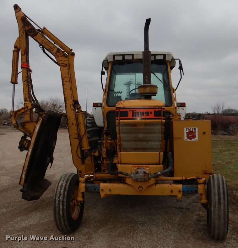 image for item DH8987 Tiger 7710  tractor