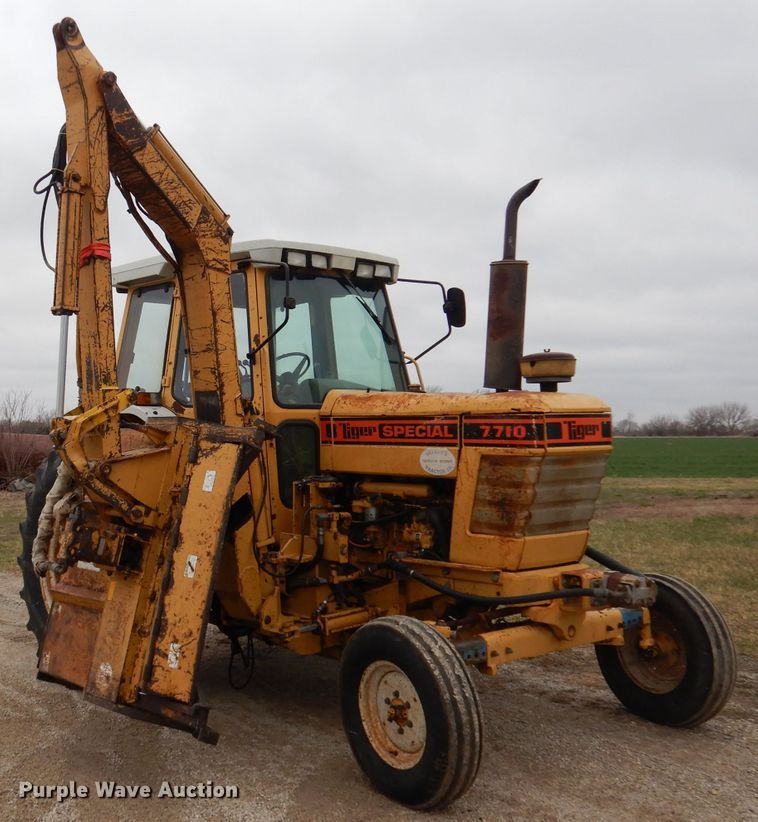 image for item DH8987 Tiger 7710  tractor