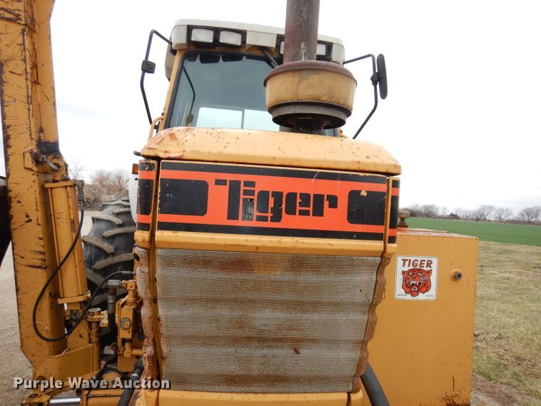 image for item DH8987 Tiger 7710  tractor