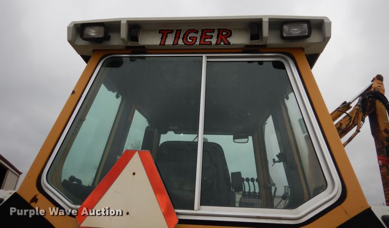 image for item DH8987 Tiger 7710  tractor