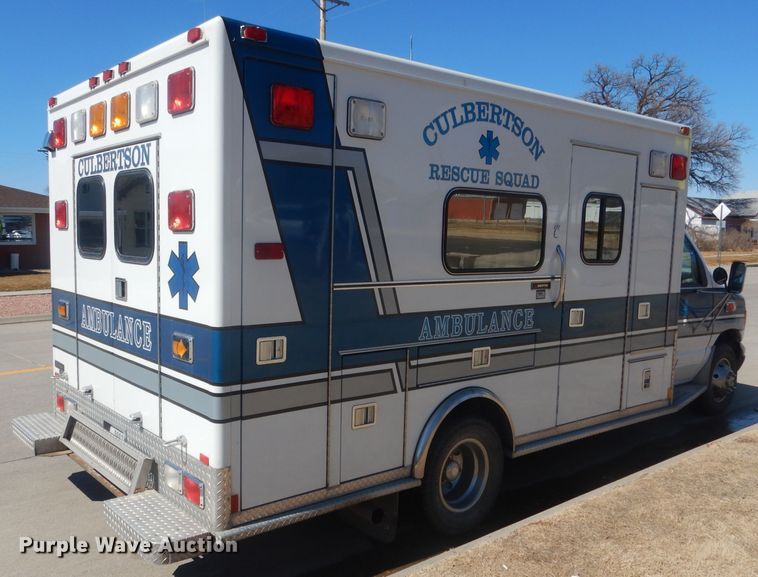 image for item DJ1279 1998 Ford Econoline E450 Super Duty  ambulance