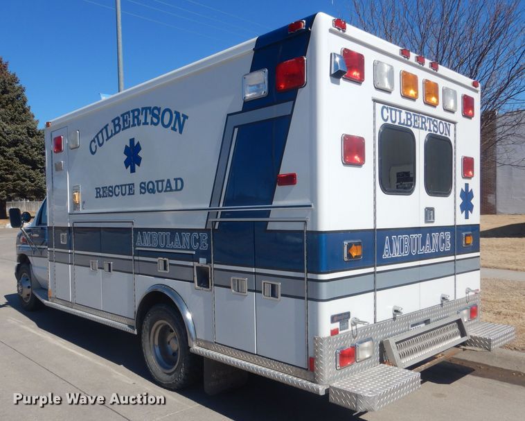 image for item DJ1279 1998 Ford Econoline E450 Super Duty  ambulance