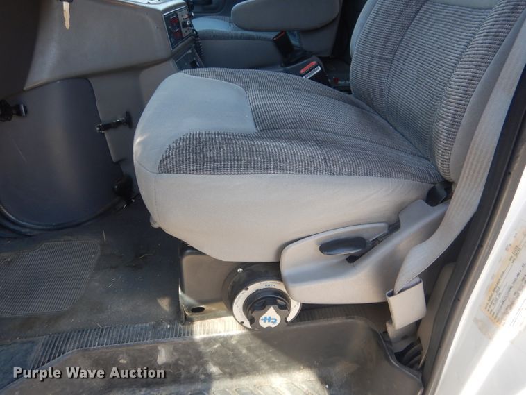 image for item DJ1279 1998 Ford Econoline E450 Super Duty  ambulance