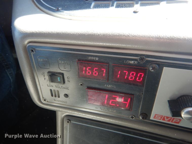 image for item DJ1279 1998 Ford Econoline E450 Super Duty  ambulance