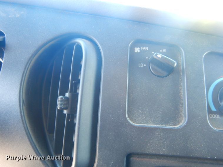 image for item DJ1279 1998 Ford Econoline E450 Super Duty  ambulance