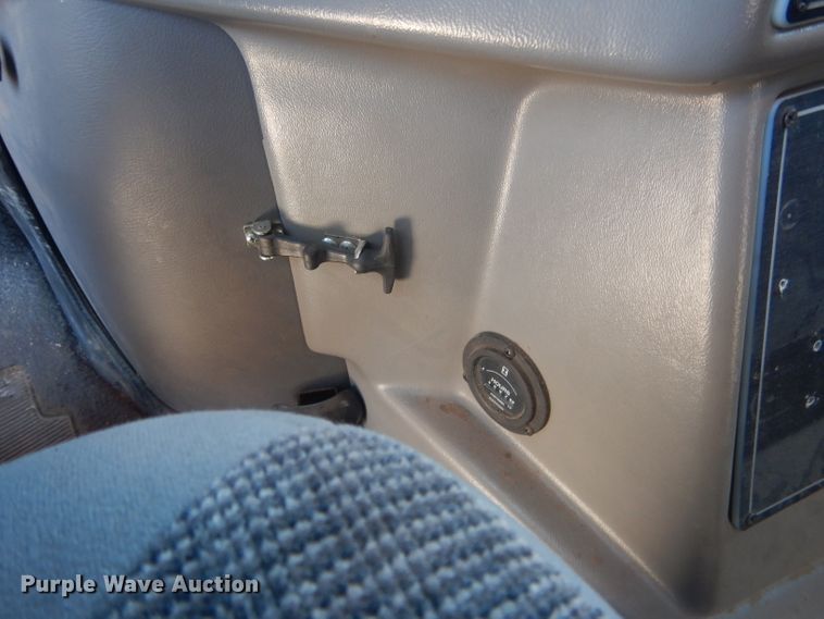 image for item DJ1279 1998 Ford Econoline E450 Super Duty  ambulance