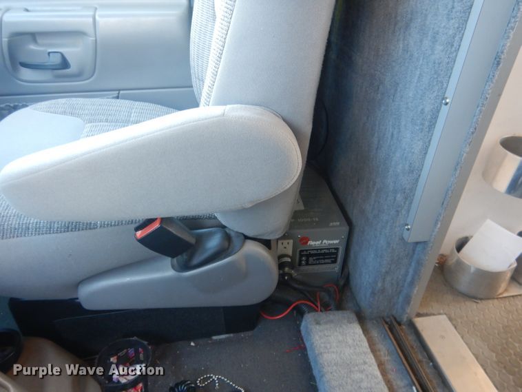 image for item DJ1279 1998 Ford Econoline E450 Super Duty  ambulance