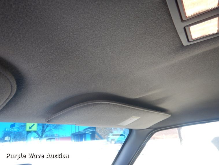 image for item DJ1279 1998 Ford Econoline E450 Super Duty  ambulance