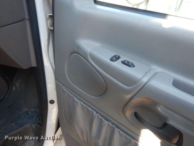 image for item DJ1279 1998 Ford Econoline E450 Super Duty  ambulance