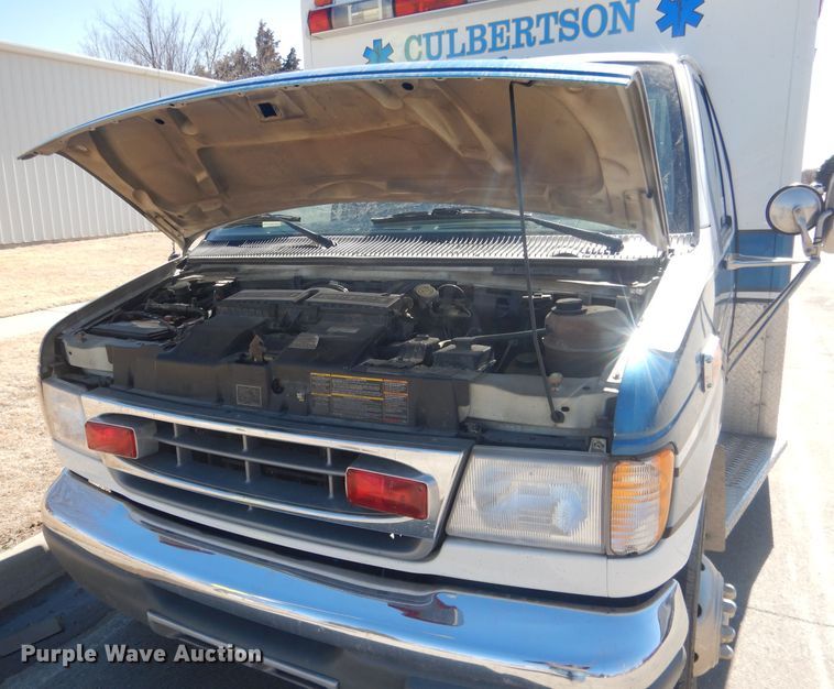 image for item DJ1279 1998 Ford Econoline E450 Super Duty  ambulance