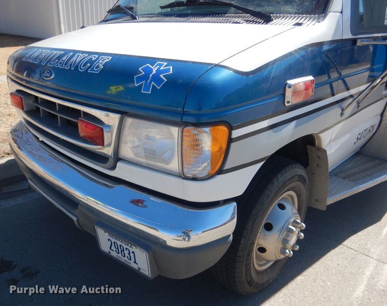 image for item DJ1279 1998 Ford Econoline E450 Super Duty  ambulance